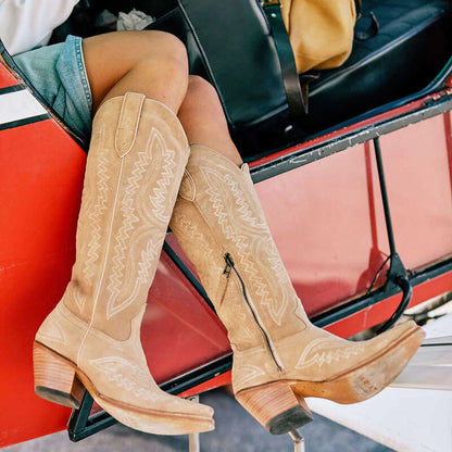 Win This £430 Ariat Western Bundle – Casanova Boots, Belt & £50 Voucher